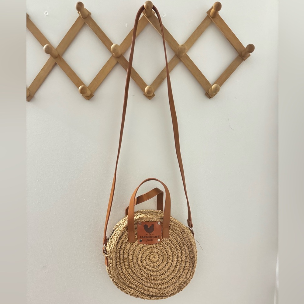 NEW WITHOUT TAGS FARMHOUSE FROCKS STRAW CROSSBODY BAG